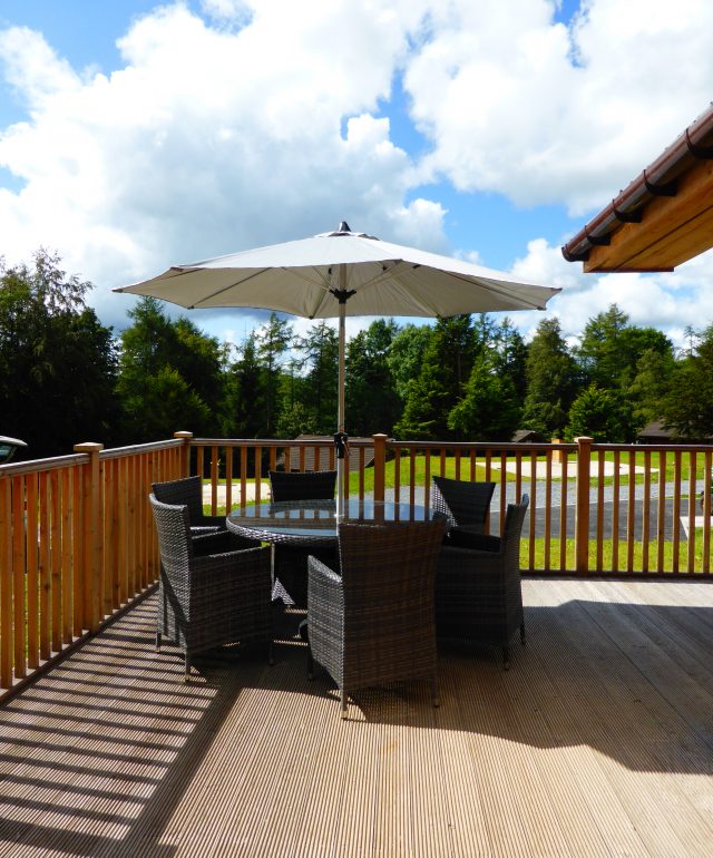 Lord Galloway Lodge Enclosed Decking with Garden Furniture