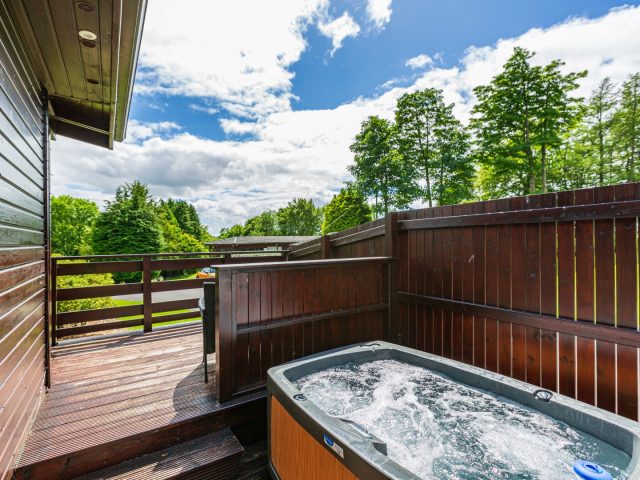 Bluebell Lodge 9 Hot Tub Specially Designed for 2