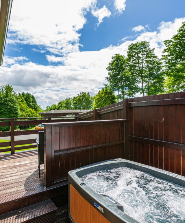 Bluebell Lodge 9 Hot Tub Specially Designed for 2