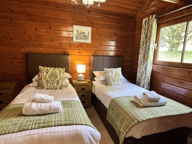 Lady Galloway Lodge 27 Downstairs Twin Bedroom