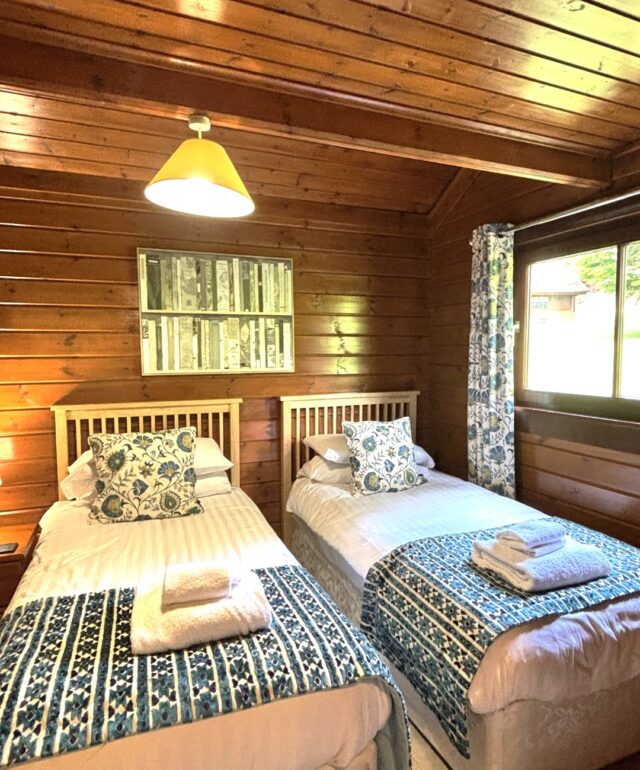 Lady Galloway Lodge 30 Downstairs Twin Bedroom