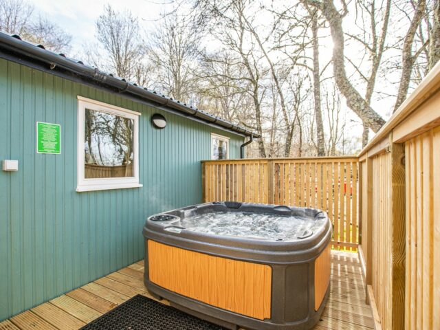 Gorse Lodge 9 Private Hot Tub