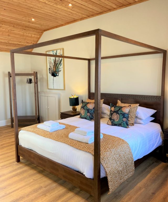 Partridge Lodge Super King Bedroom with Four Poster Bed