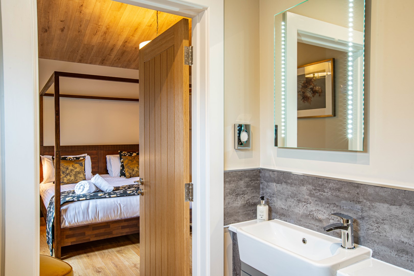 Breckland Lodge 4 Ensuite Shower Room