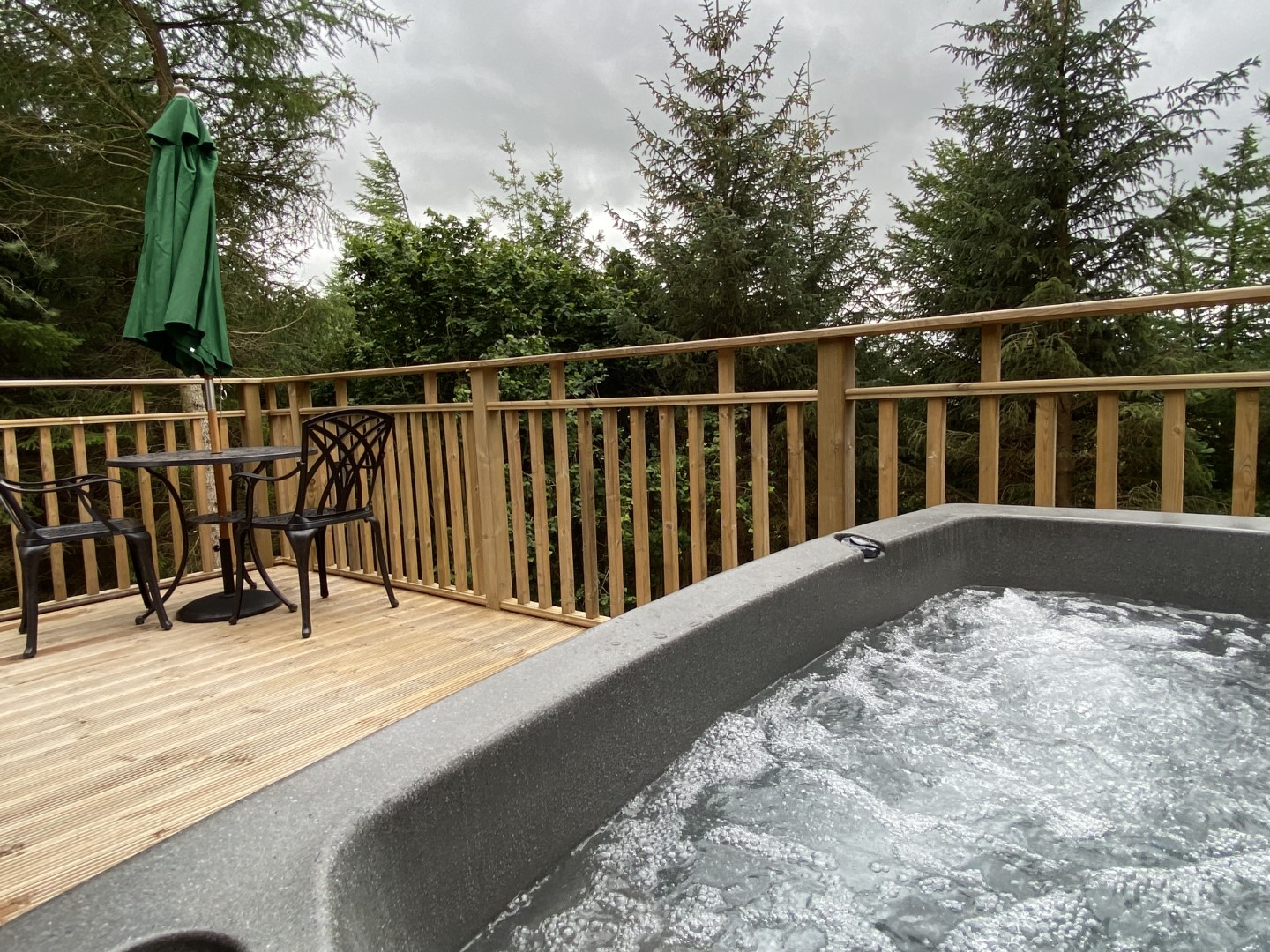 Holly Berry Lodge Enclosed Decking with Hot Tub Specially Designed for 2