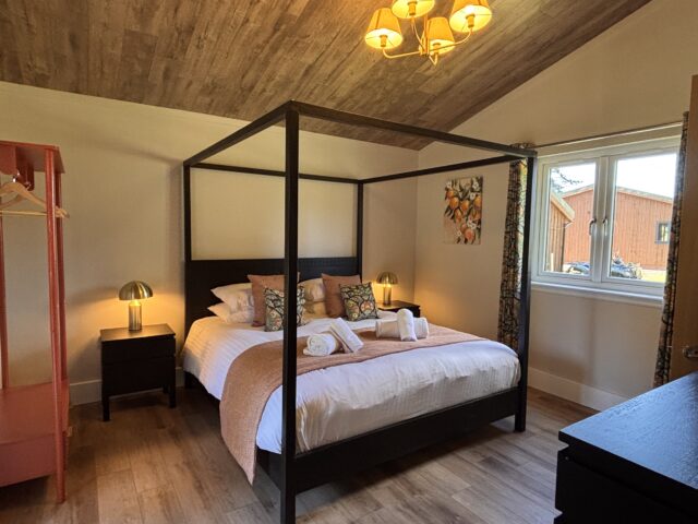 Azalea Lodge 8 Super King Bedroom
